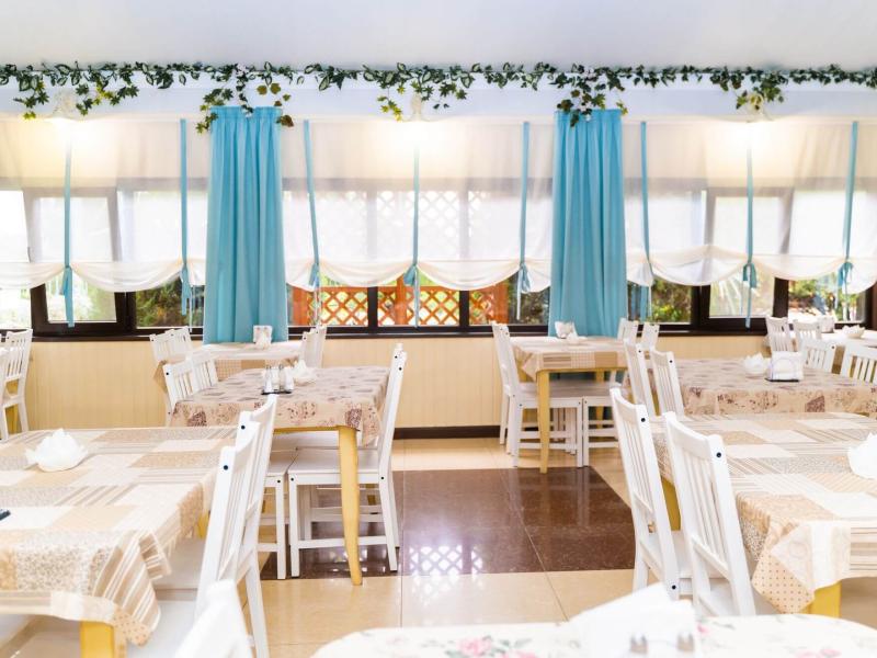 Афалина (пр. Пионерский)