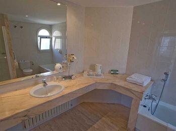 Van der Valk hotel Restaurant Barcarola