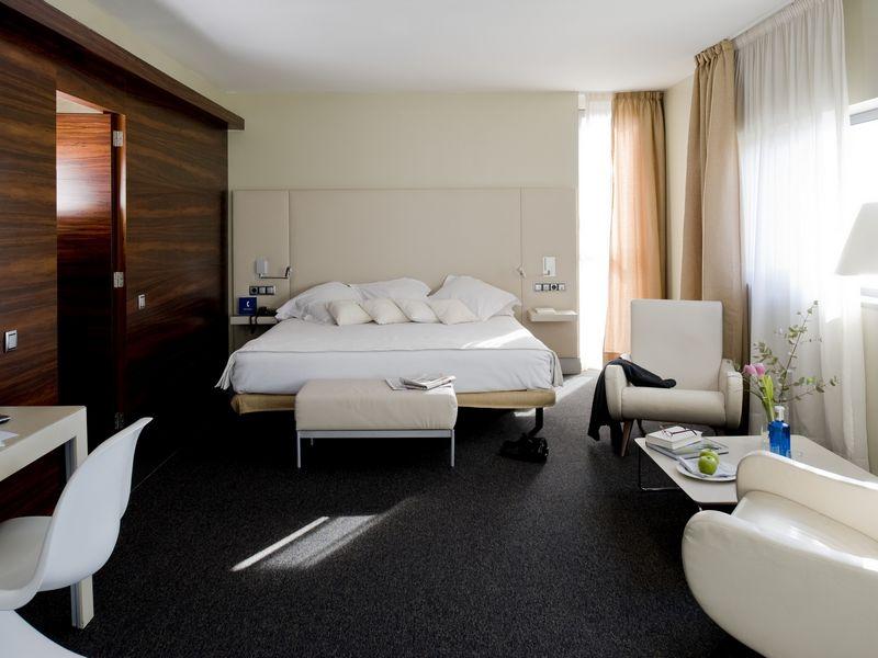 Occidental Atenea Mar