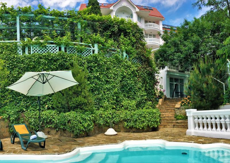 Villa Bonne Maison with Garden