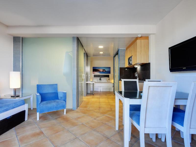 Occidental Cala Vinas