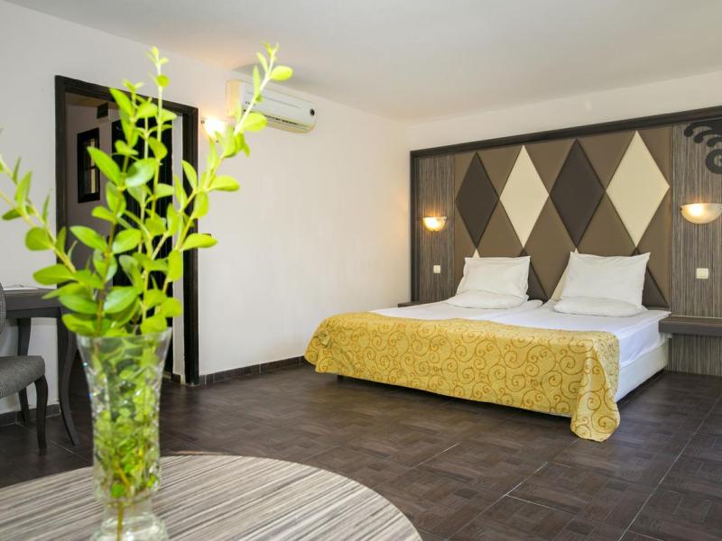 Villas Elenite