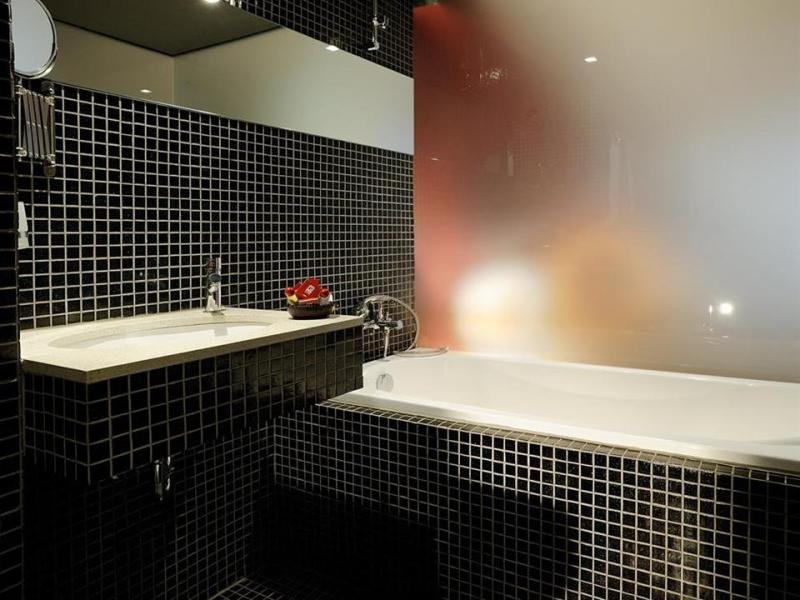 Riverside Hotel & Spa