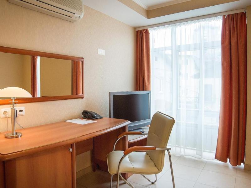 Apri Hotel