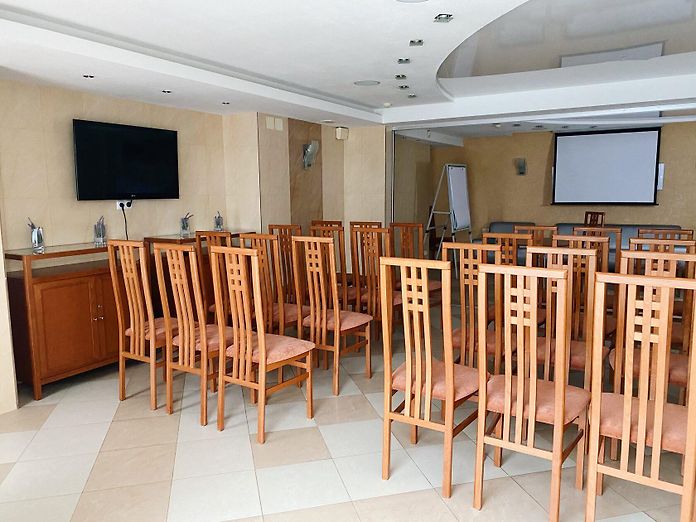 Apri Hotel