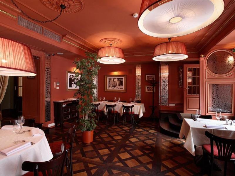 Helvetia Hotel & Suites