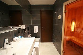 Гранд Авеню Отель