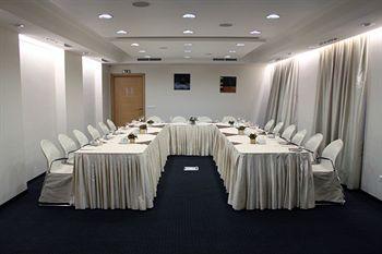 Гранд Авеню Отель