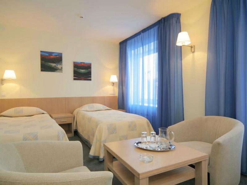 Гранд Авеню Отель