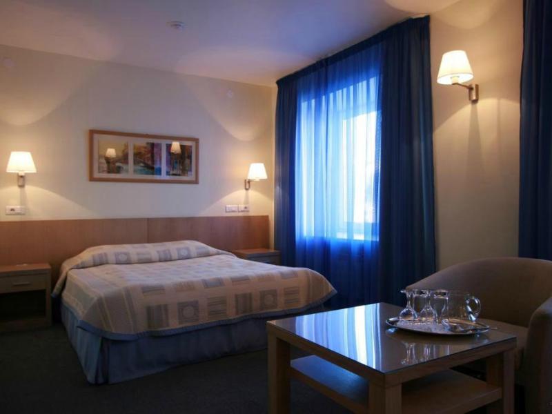 Гранд Авеню Отель