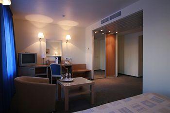 Гранд Авеню Отель