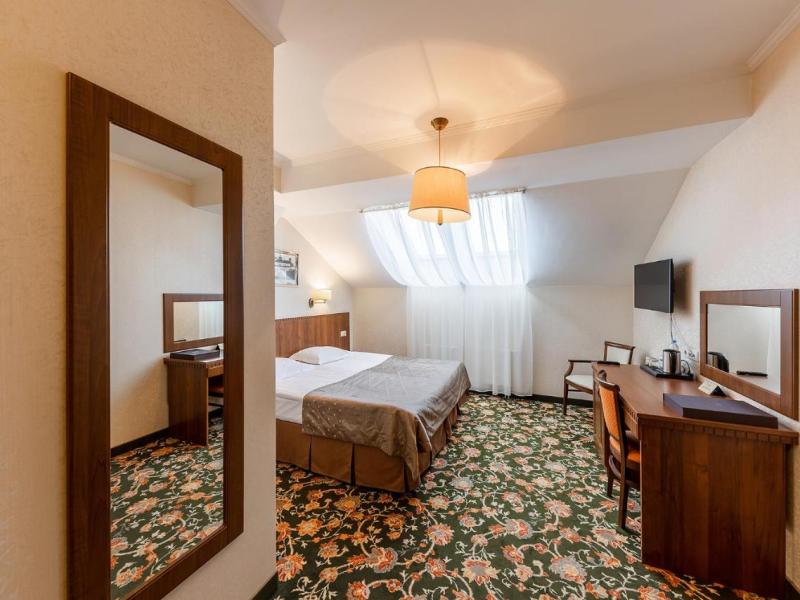 Двор Подзноева