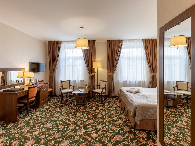 Двор Подзноева