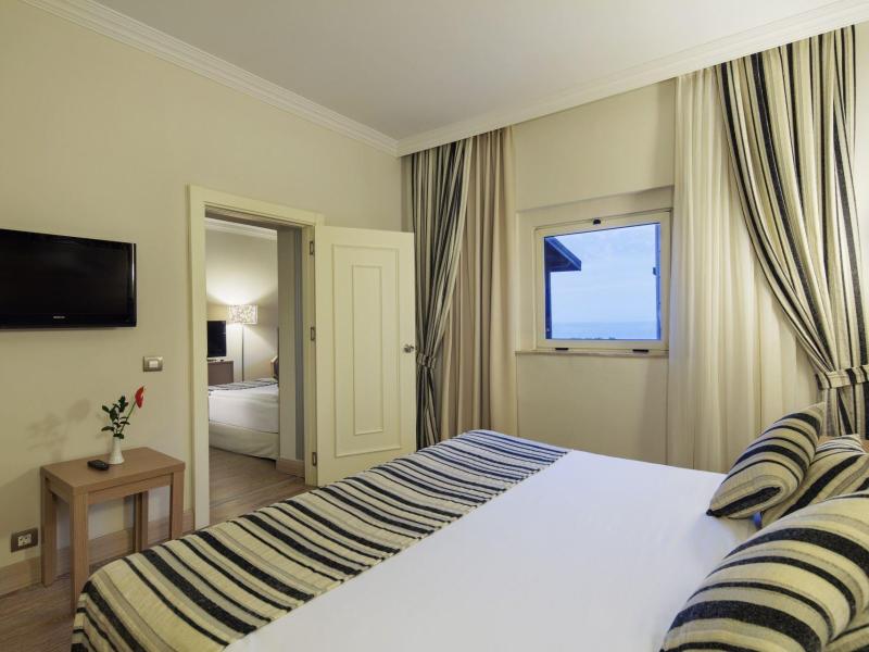 Crystal Tat Beach Golf Resort & Spa 