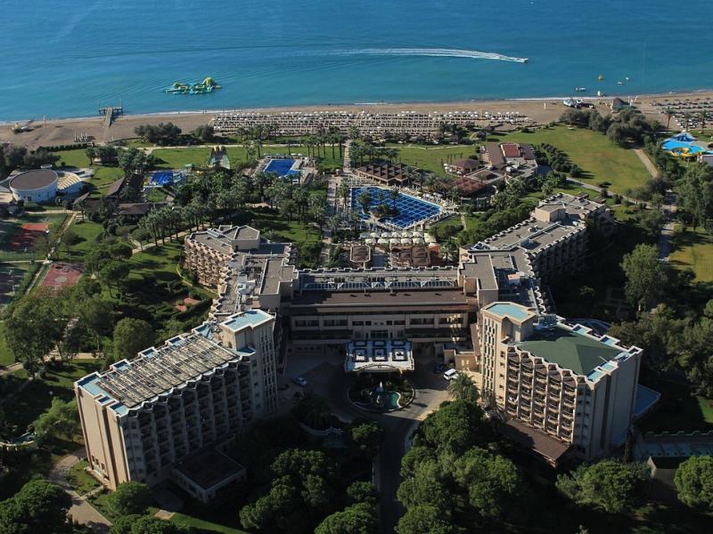 Crystal Tat Beach Golf Resort & Spa 