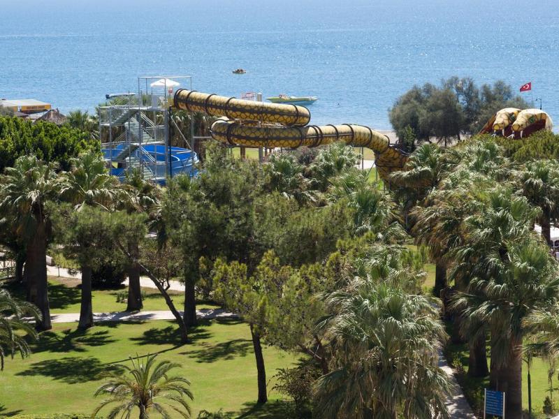 Crystal Tat Beach Golf Resort & Spa 