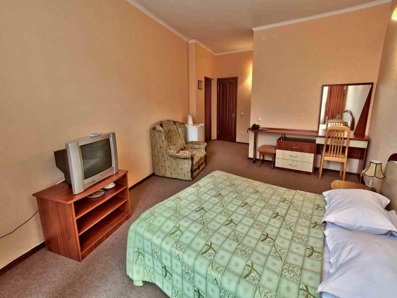 Дельфин Отель