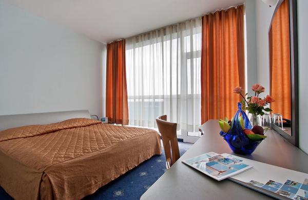 Dolphin Marina Hotel