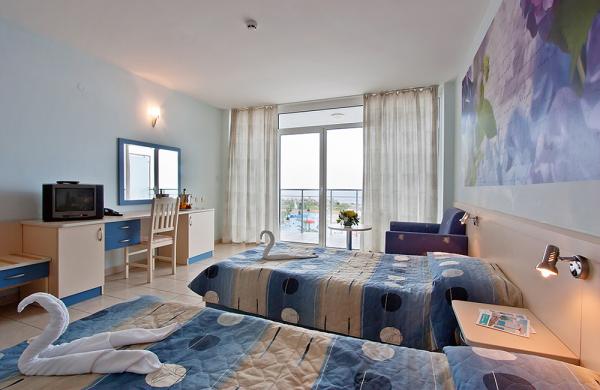 Dolphin Marina Hotel