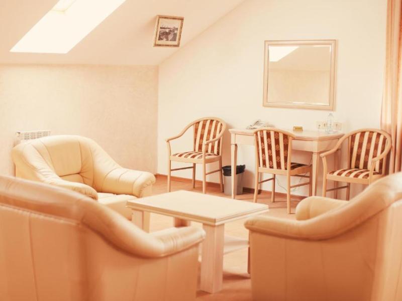 Золотая набережная