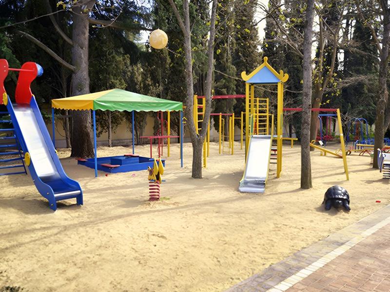 Golden Family Resort