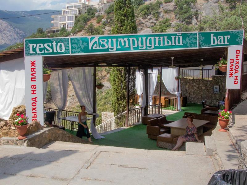 Пансионат Изумруд (Ласпи)