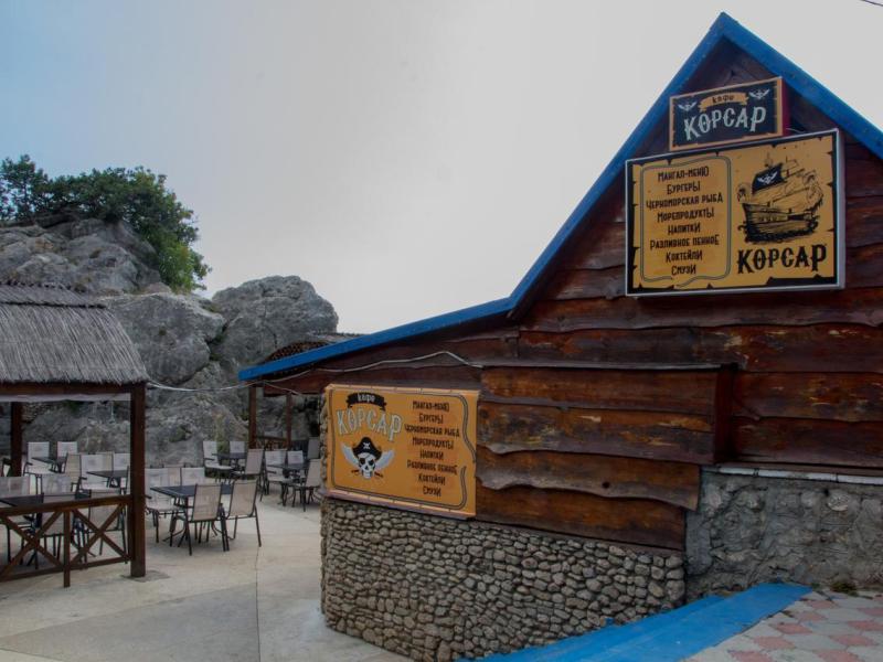 Пансионат Изумруд (Ласпи)