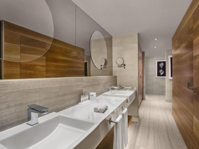 Acanthus & Cennet Barut Collection