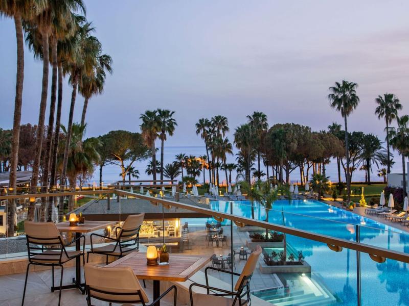 Acanthus & Cennet Barut Collection