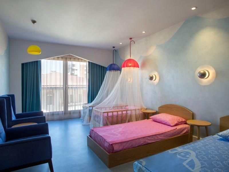 Acanthus & Cennet Barut Collection