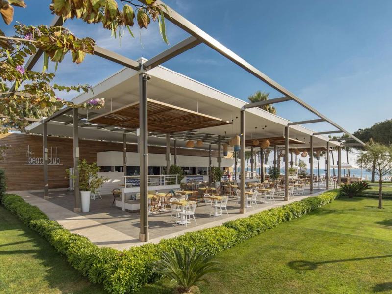 Acanthus & Cennet Barut Collection