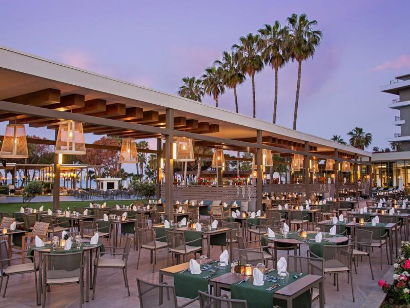 Acanthus & Cennet Barut Collection