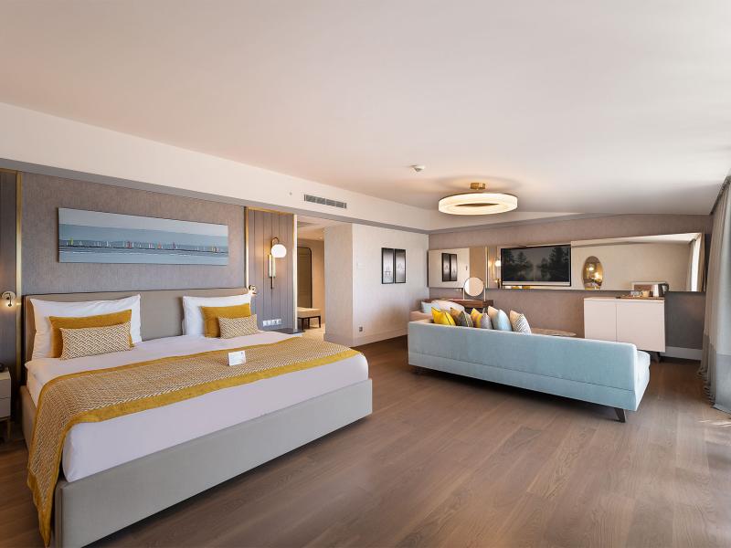 Arum Barut Collection