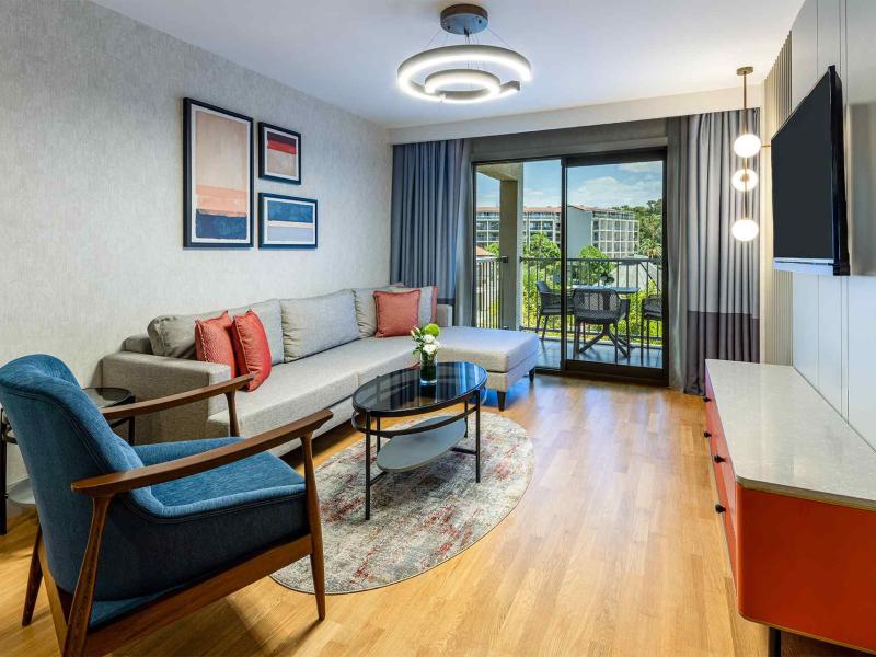 Arum Barut Collection