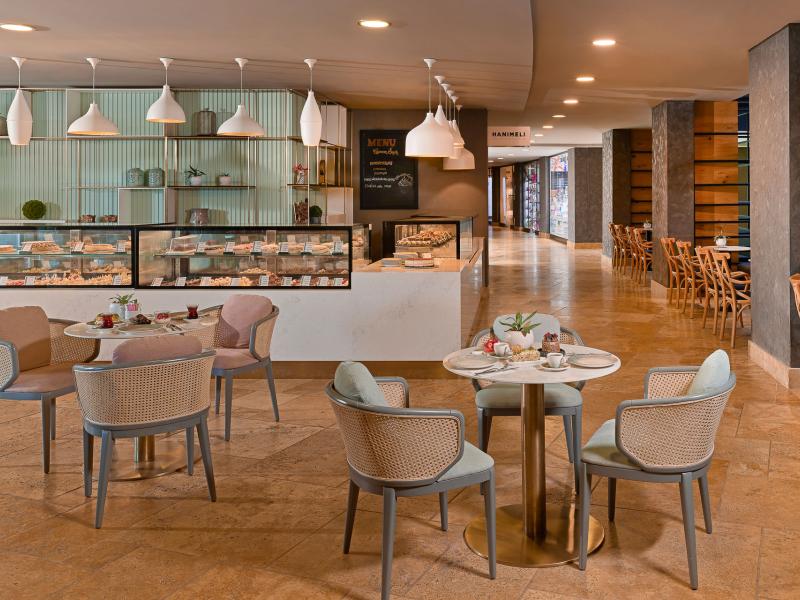 Lara Barut Collection