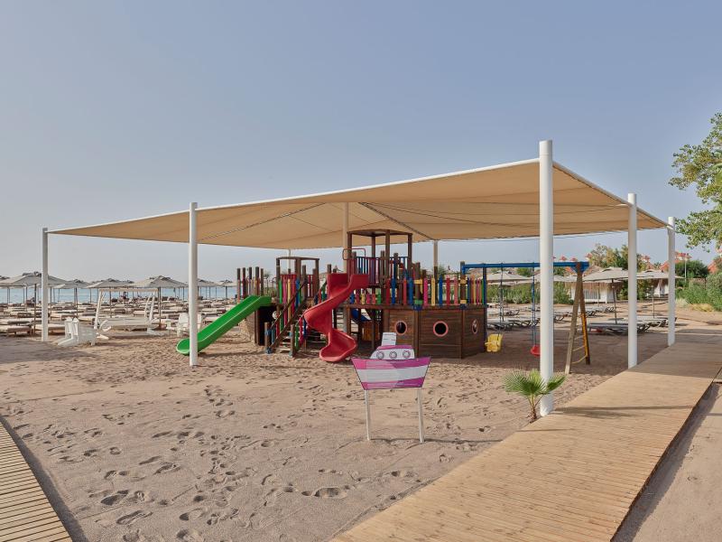 Lara Barut Collection