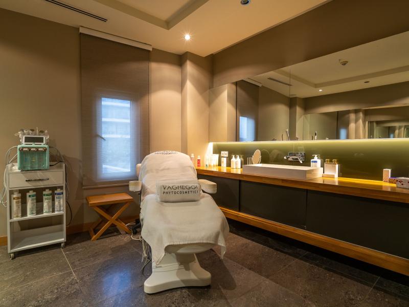 Lara Barut Collection