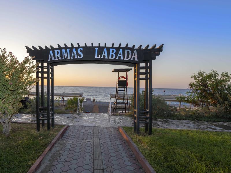 Armas Labada