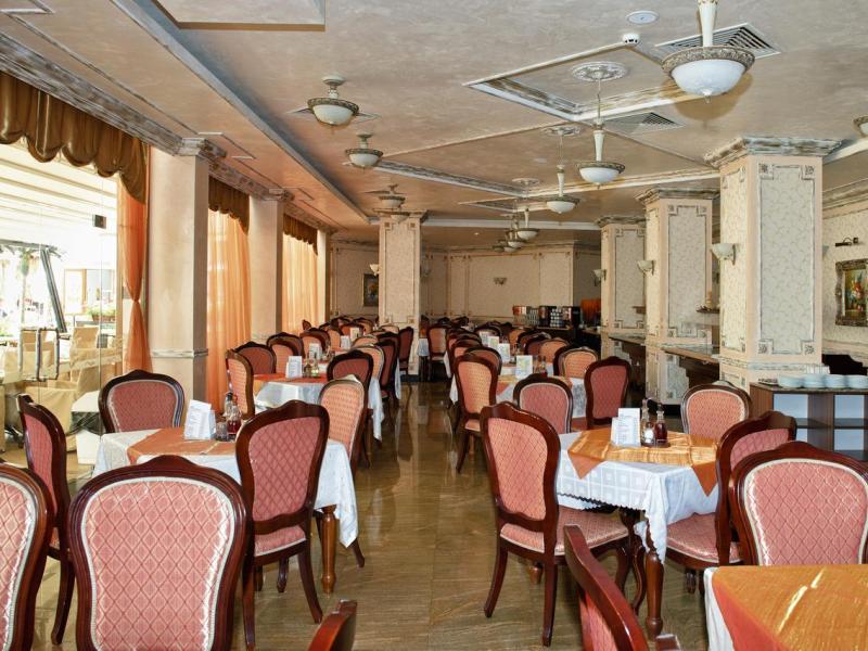 Karolina Apartment Complex