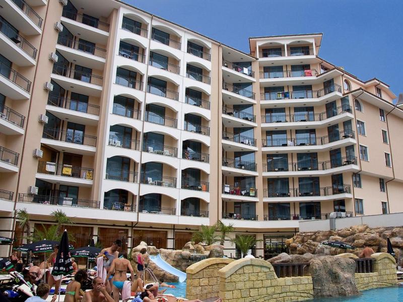 Karolina Apartment Complex