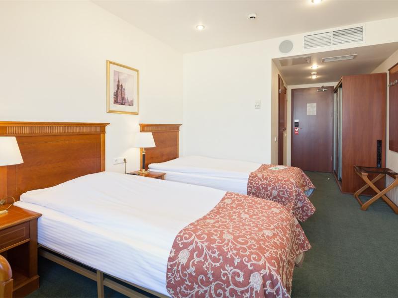 Marins Park Hotel Москва Пражская