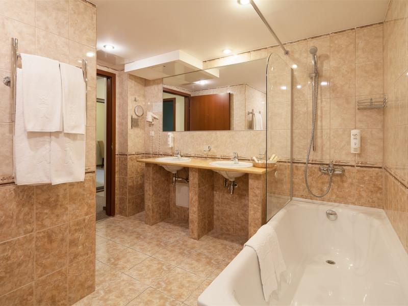 Marins Park Hotel Москва Пражская