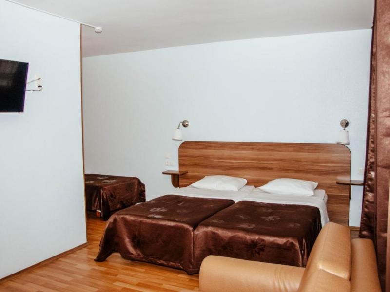 Киевская (корпус на Днепропетровской)