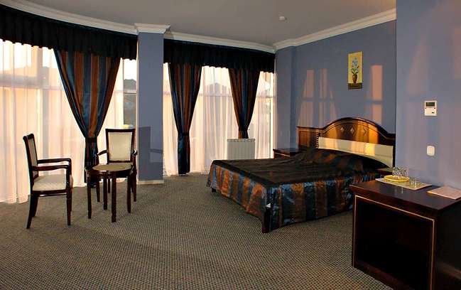 Crystal Deluxe Hotel