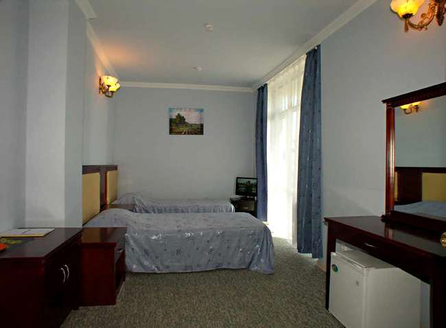 Crystal Deluxe Hotel