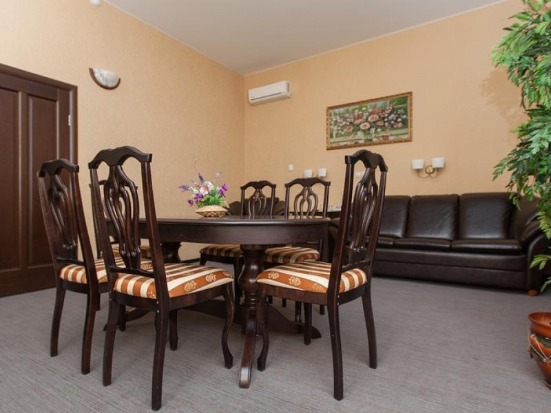 Регина на Университетской