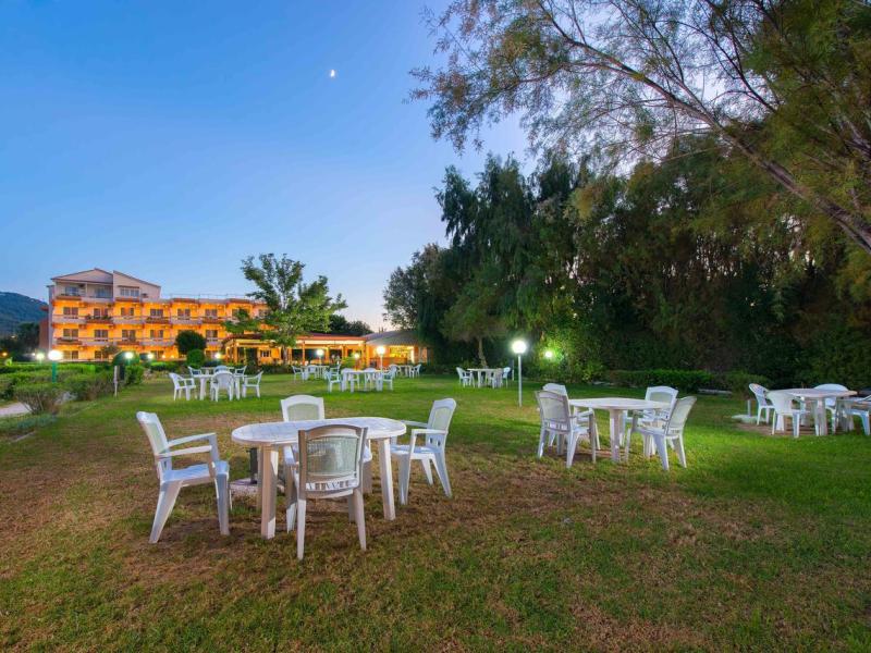 Bayside Hotel Katsaras