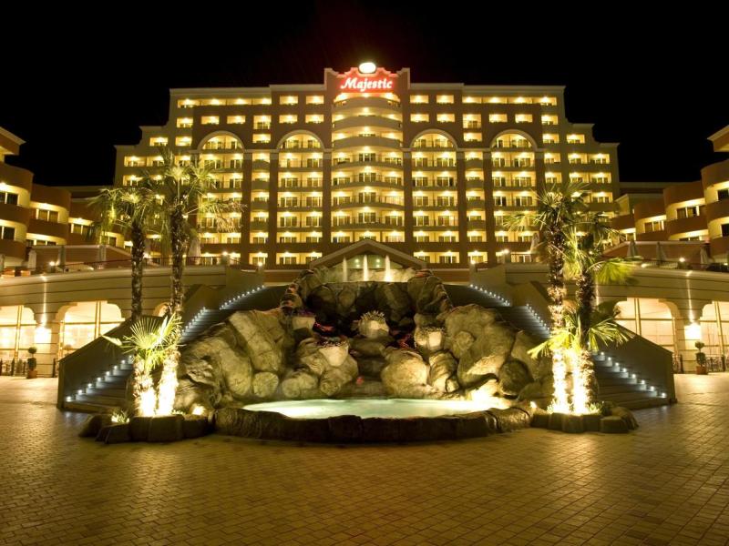 Dit Majestic Beach Resort