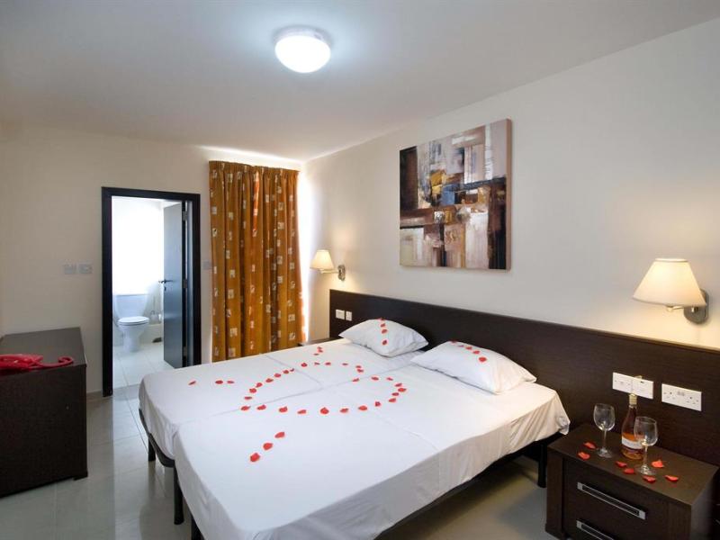 Bayview Hotel & Apartments