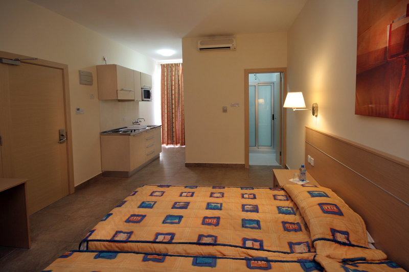 Bayview Hotel & Apartments